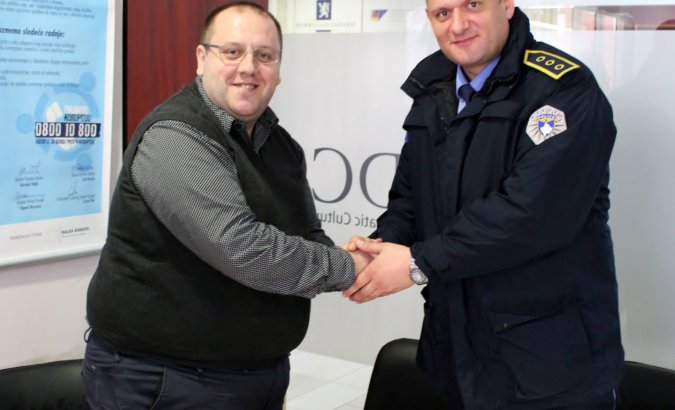 signed_a_memorandum_of_understanding_with_the_kosovo_police